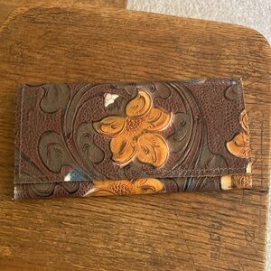 T BAR LEATHER CO Embossed Floral Leather Full Size Trifold Wallet NWOT